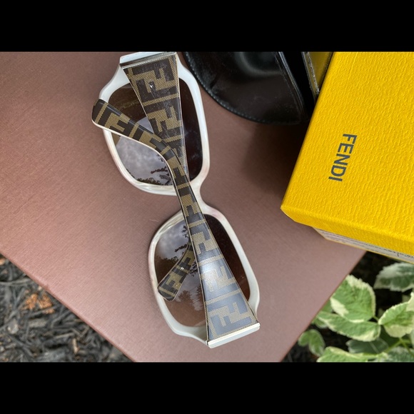 Authentic Fendi Sunglasses - Picture 3 of 3